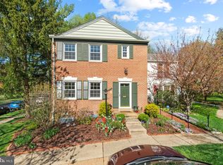 9762 Cardinal Rd, Fairfax, VA 22030