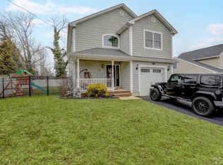 304 Pine St, Middletown, NJ 07748