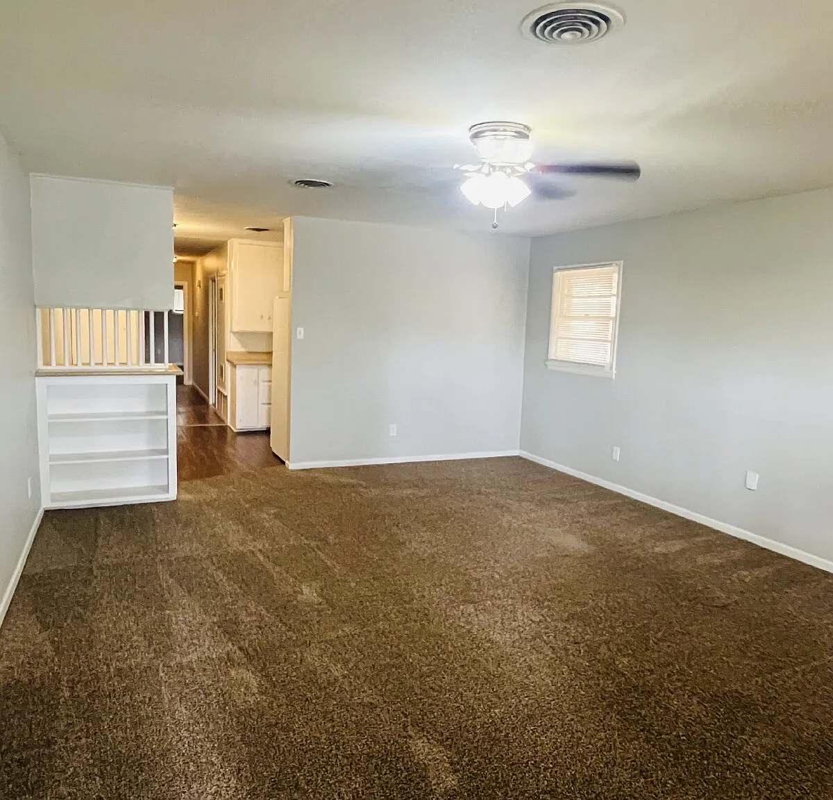 2 bed, 1.0 bath, 1073 sqft, $950 — Photo 2