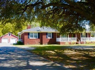 1542 Main St, Bonneau, SC 29431