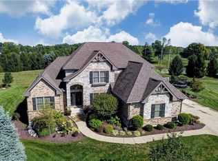 2061 Stablehand Dr, Centerville, OH 45458
