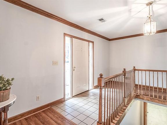 3rd image of 701 Battersea Dr