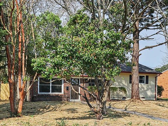 2nd image of 723 Spruce Rd