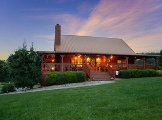 3509 Autumn Woods Ln, Sevierville, TN 37862