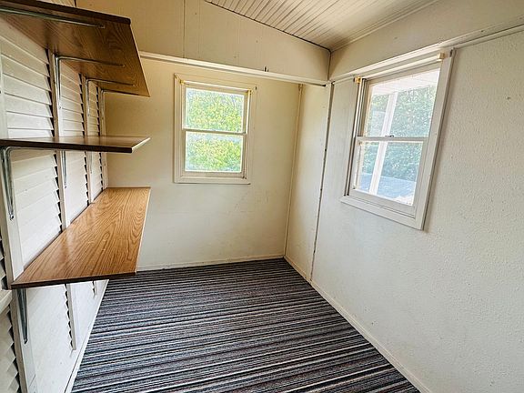 2nd image of 104 12th Ave NE #4