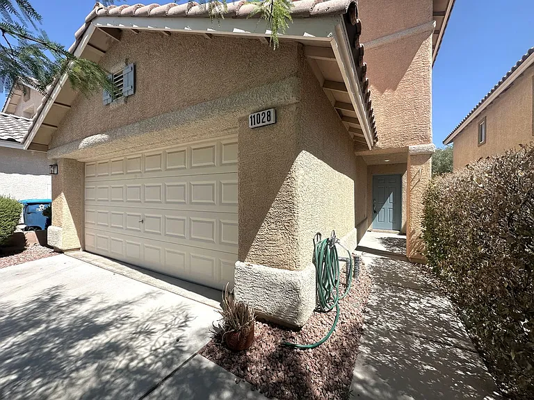 11028 Meadow Leaf Ave — Photo 2