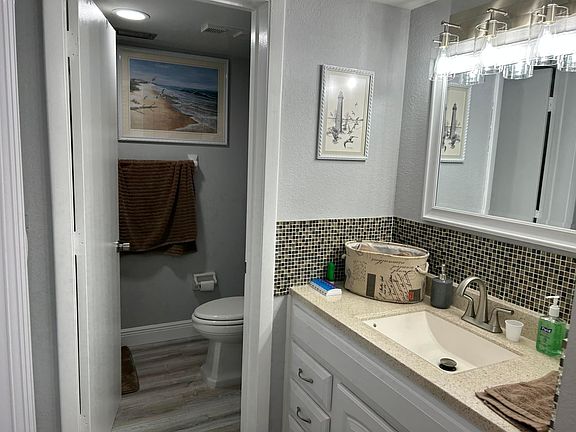 5th image of 1626 SE Green Acres Circle #104