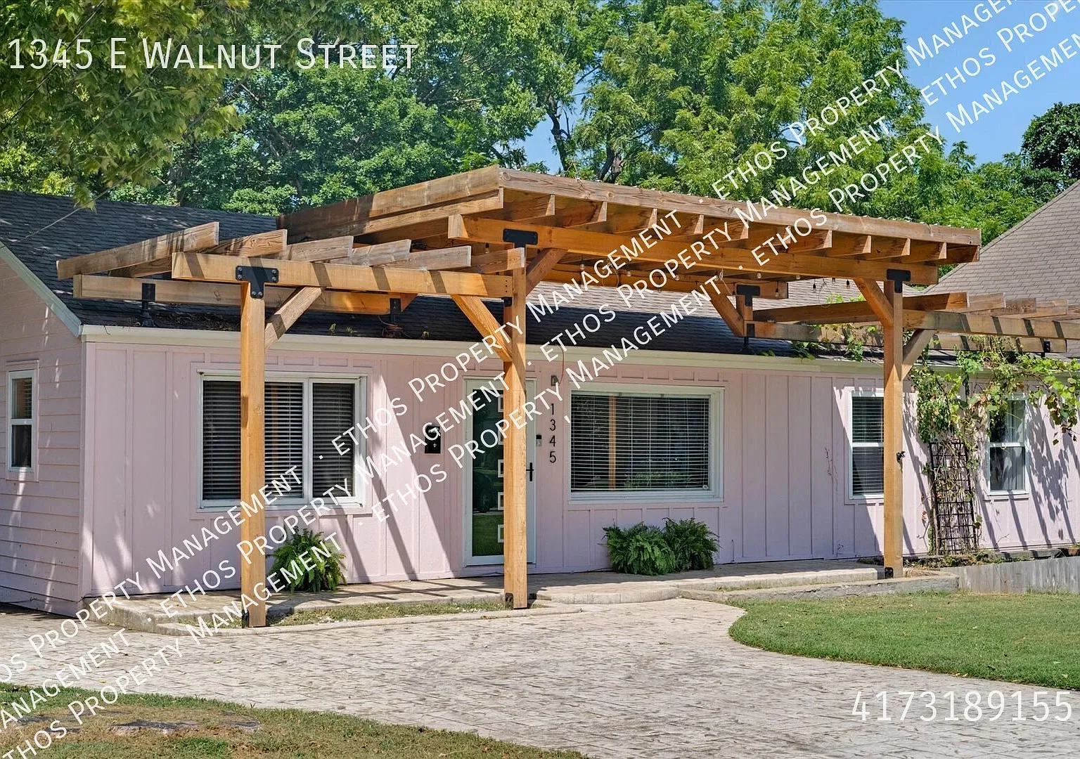 Available now! Spacious home with gorgeous lighting in Springfield, MO! Book a tour now! — Photo 4