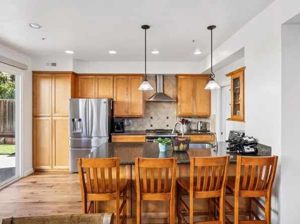 17552 Woodridge Ct, Salinas, CA 93908
