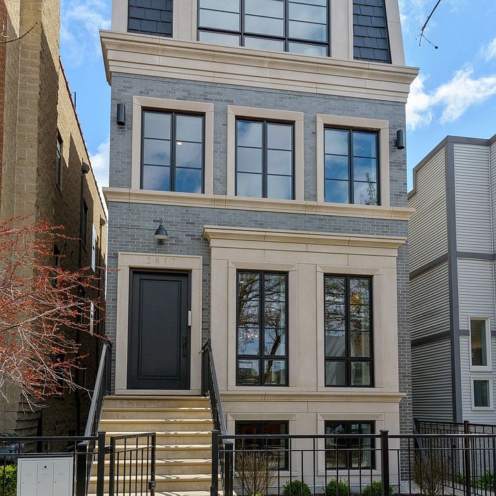 1st image of 2817 N Lakewood Ave #1