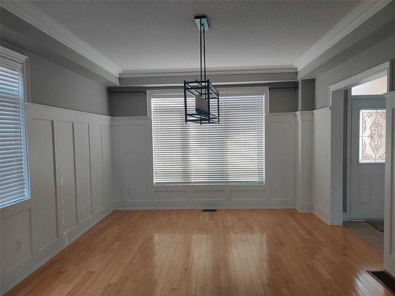 4th image of 38 Royal Park Blvd