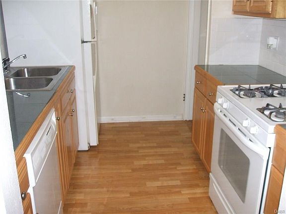 4th image of 429 Shadowlawn Ave