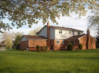 7997 Sunlight St, Canton, MI 48187