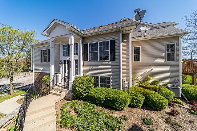 1st image of 1340 N Winslowe Dr