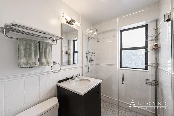 Sold by Isaacs Ganz Real Estate | media 9