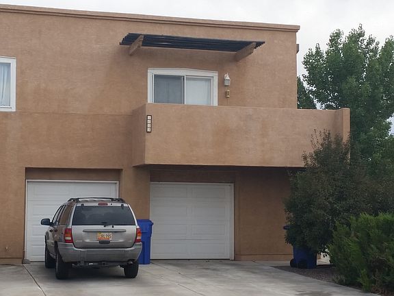 Balcony above garage