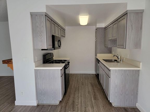 5th image of 3751 S Canfield Ave #203