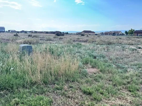 307 N Lyons Dr, Pueblo West, CO 81007