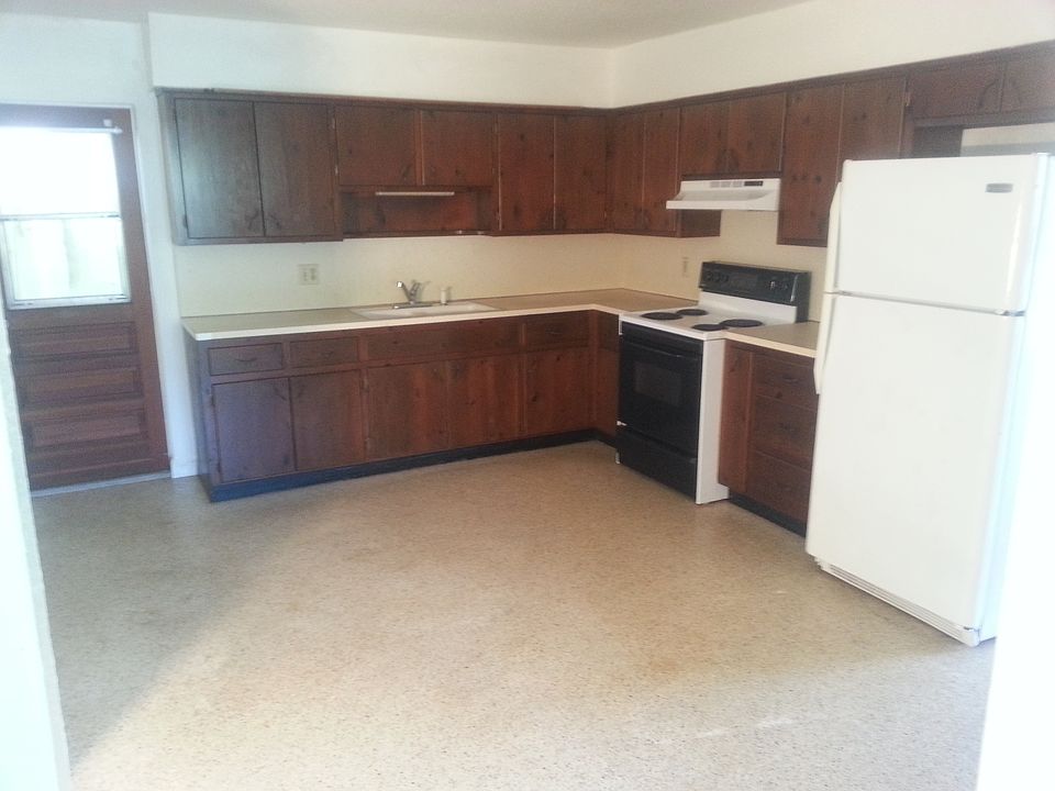 2nd image of 542 Roosevelt Ave