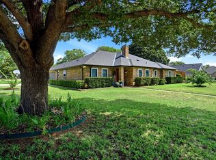 2146 Westwood Ter, Grapevine, TX 76051
