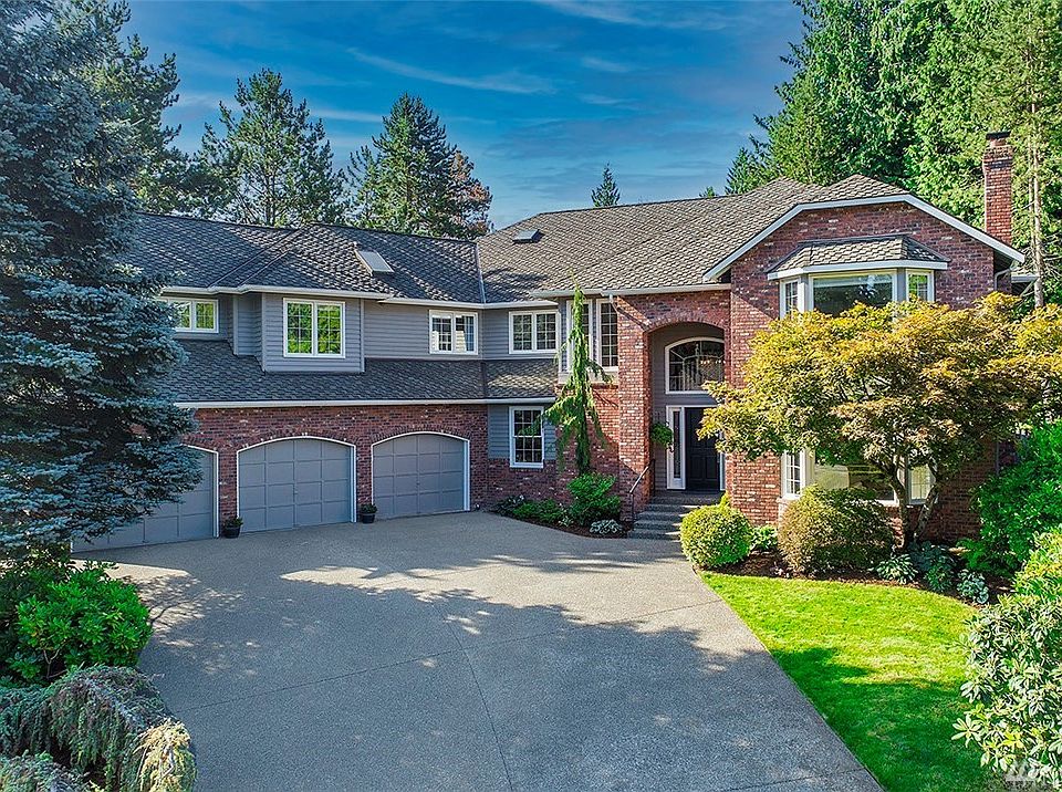 This exquisite home sits above a quiet cul-de-sac in Mill Creek's coveted Evergreen neighborhood.