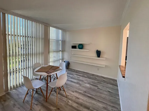 701 Three Islands Blvd APT 519, Hallandale, FL 33009