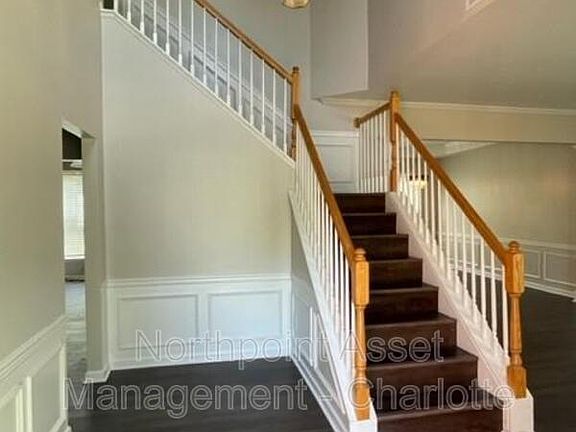 2nd image of 2010 Arbor Crest Ct