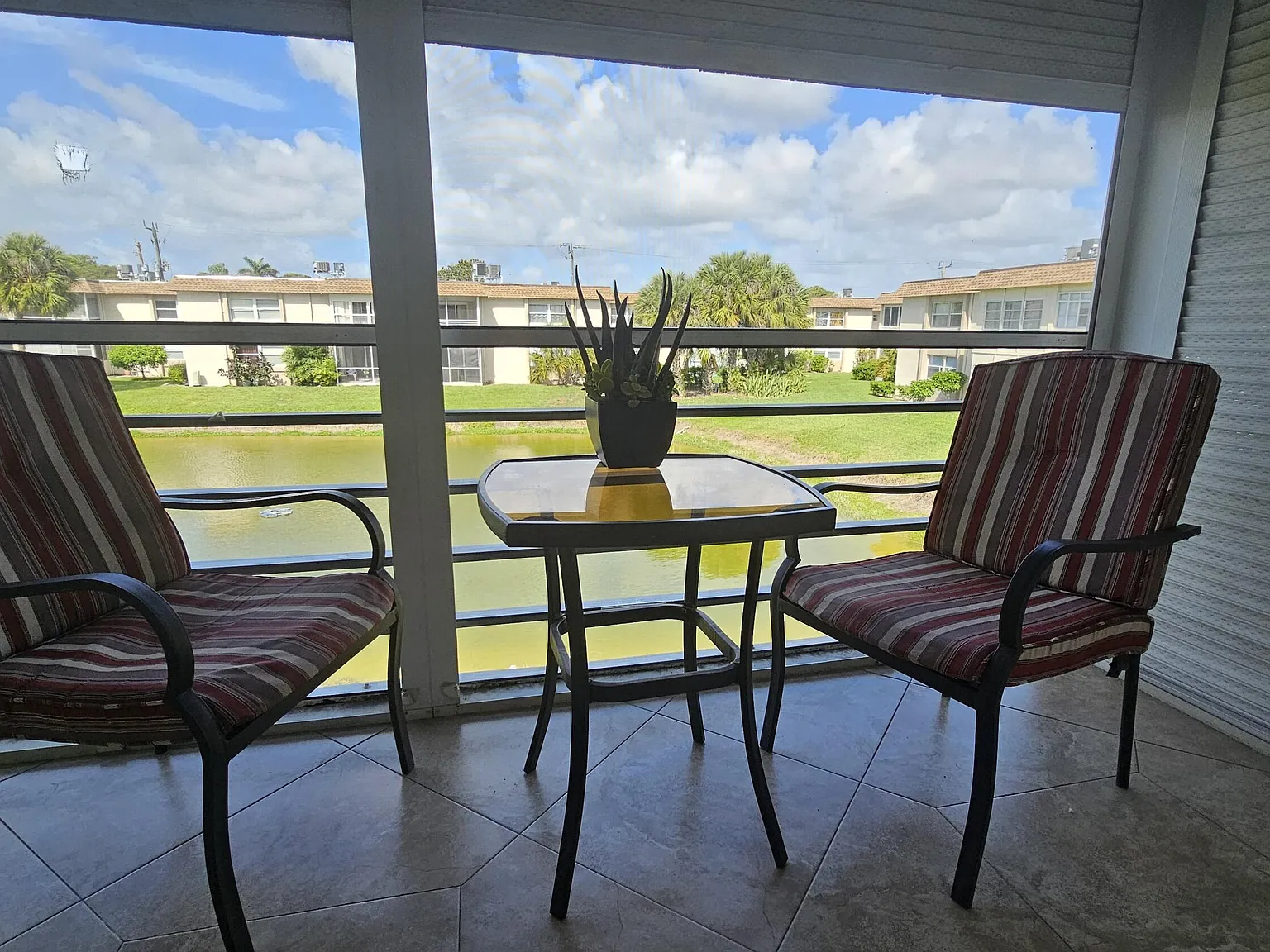 2 bed, 2.0 bath, 1080 sqft, $2,000 — Photo 4