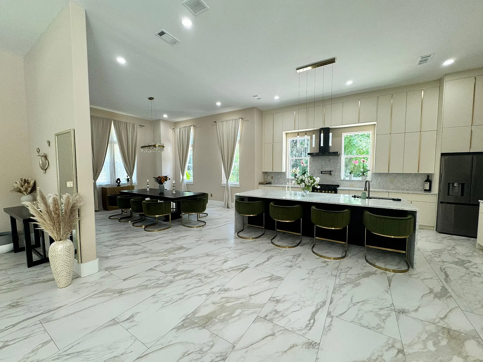 649 Shore Dr — Photo 4