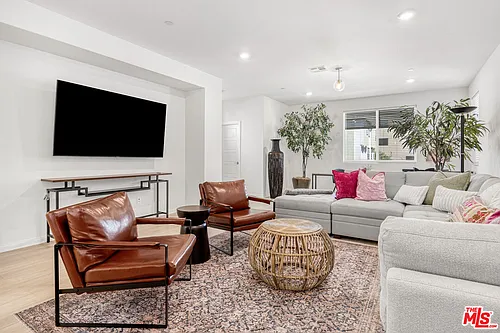 768 Daniel Freeman Cir Photo 1