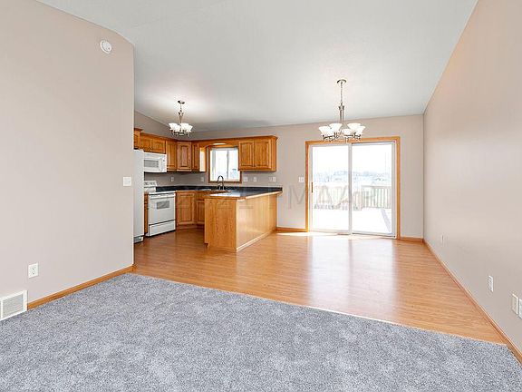 4th image of 823 11th St W
