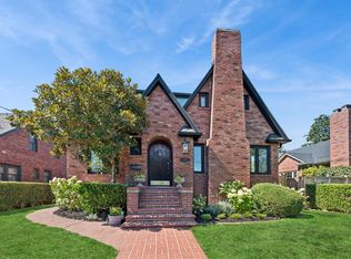 2911 28th Ave W, Seattle, WA 98199