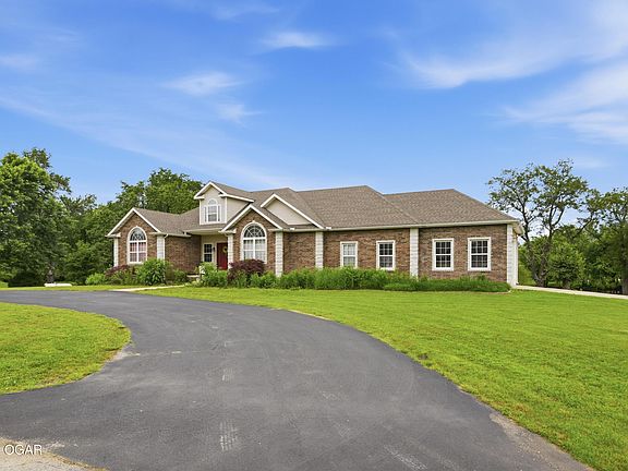 4th image of 2355 S County Ln #124