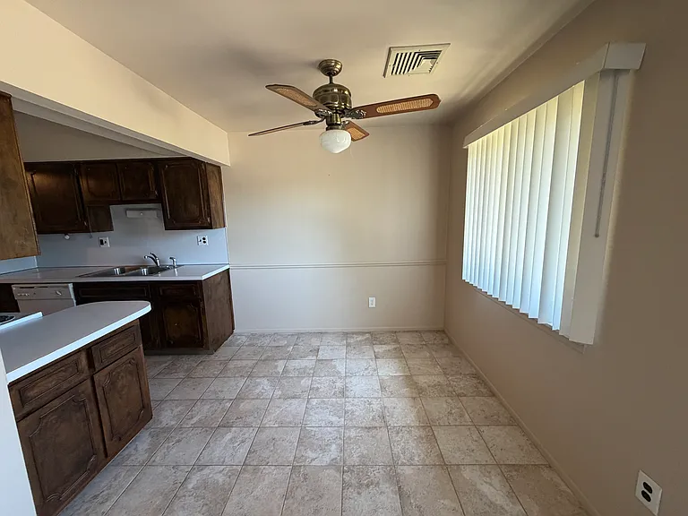 439 Riviera Dr — Photo 16