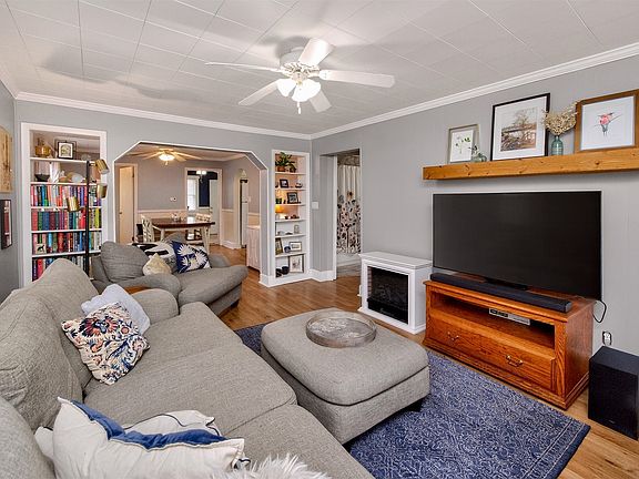 2nd image of 5606 Ovid Ave