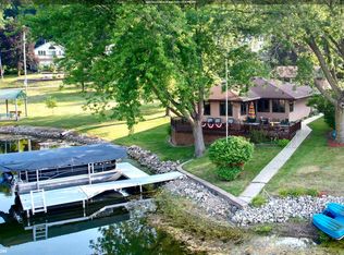 2100 S Lakeshore Dr, Brooklyn, IA 52211
