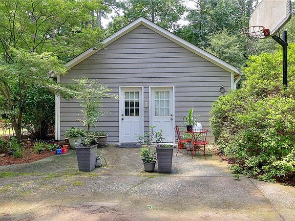 4th image of 3319 Stewart Rd
