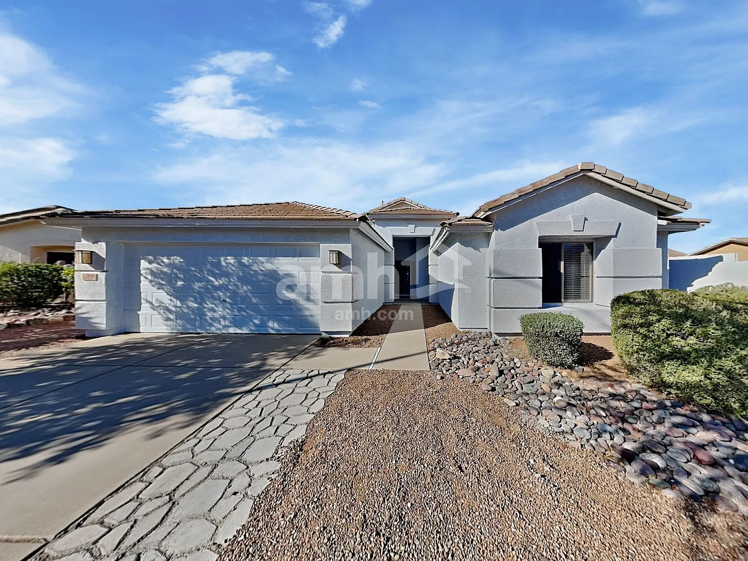 3 bed, 2.0 bath, 2047 sqft, $2,420 — Photo 1