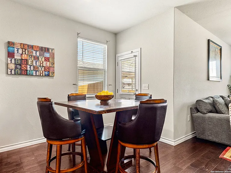 5603 Chestnut Xing — Photo 29