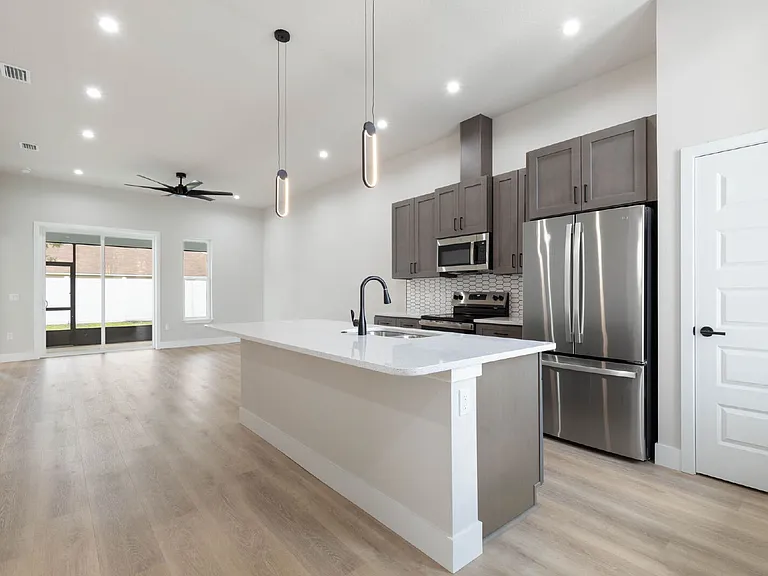 18 Wood Amber Ln #B — Photo 4