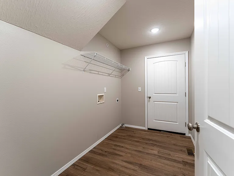 Oakwood Heights Townhomes — Photo 32
