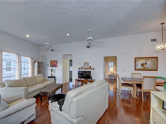 3rd image of 188 Nettles Blvd