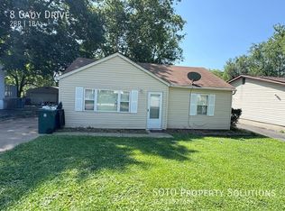 8 Cady Dr, Saint Louis, MO 63135