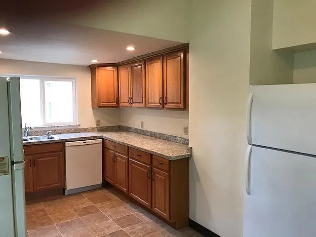 6 bed, $2,880 — Photo 2