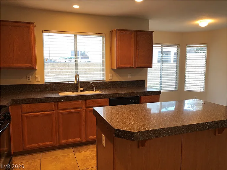 9724 Sandmist Ave — Photo 11
