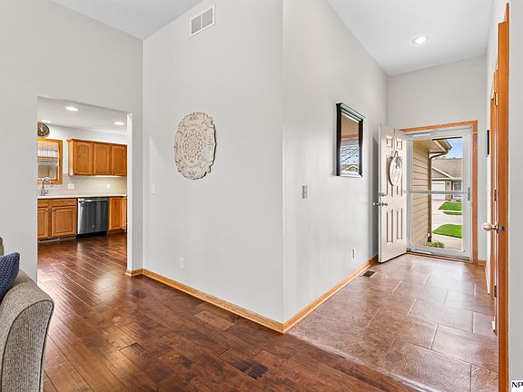 4th image of 19024 Chandler St