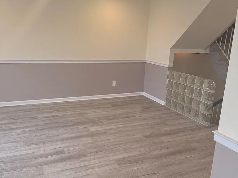 97 Commodore Dr — Photo 6