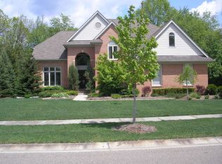 7084 Autumn Hill Dr, West Bloomfield, MI
