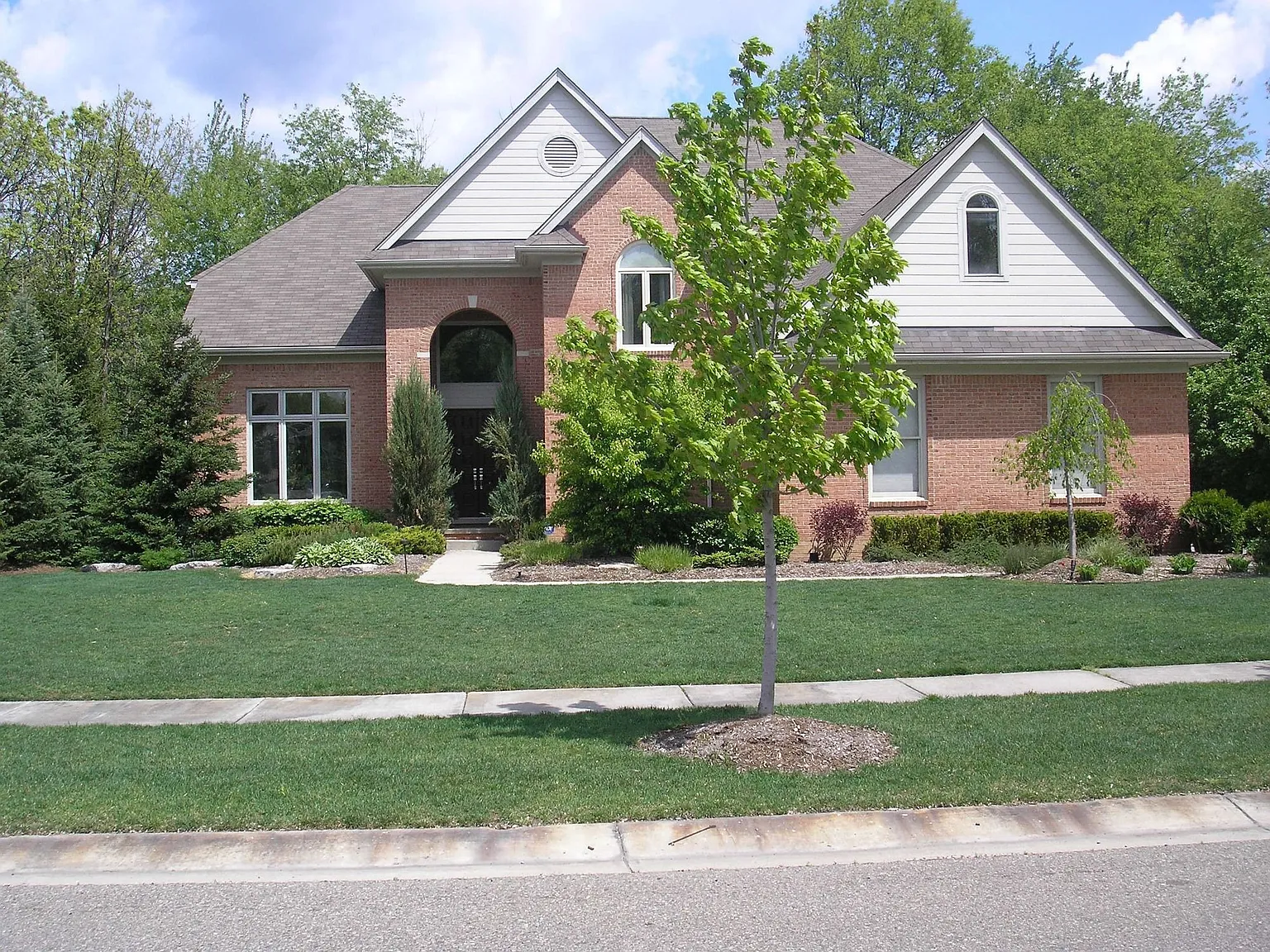 7084 Autumn Hill Dr photo 1