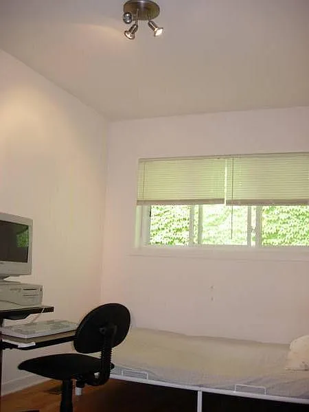 5 bed, 1.5 bath, 1428 sqft, $785 — Photo 4